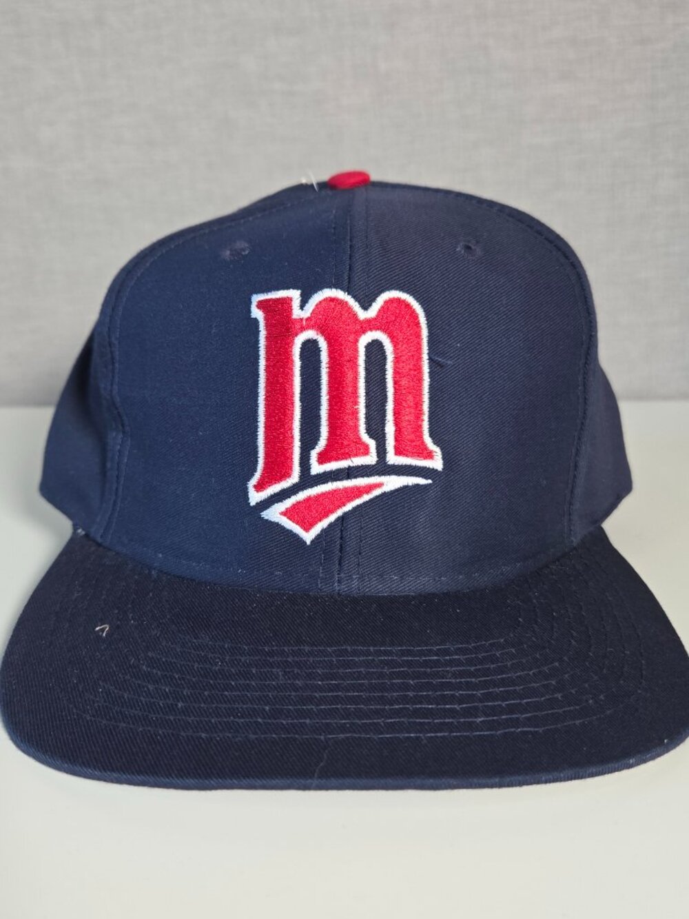 Vintage Logo7 Minnesota Twins Outdoor Cap Snapback Hat Navy M Logo NWT MLB
